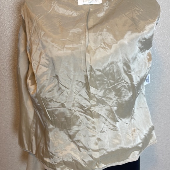 Escada Blazer, Wm’s Sz 42, cream color - Picture 9 of 11